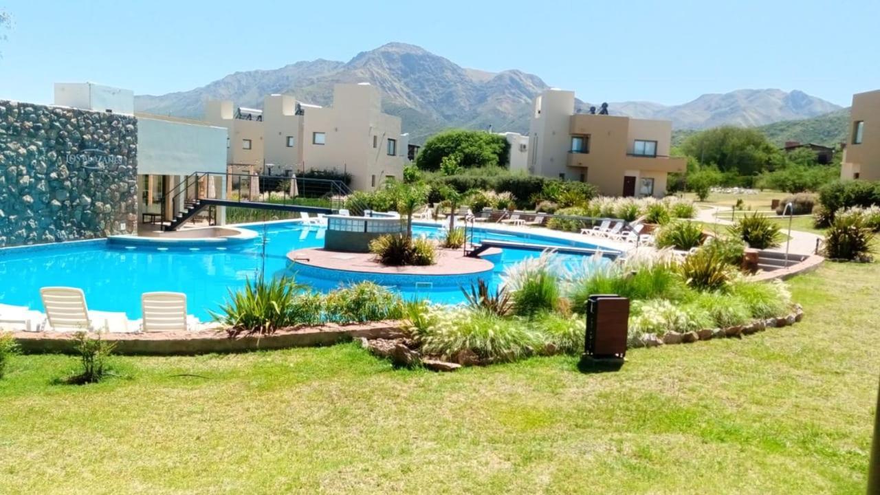 Apart Hotel Los Alazanes カピージャ・デル・モンテ エクステリア 写真
